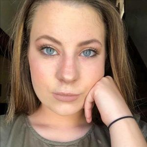 Meet your Posher, Mackenzie